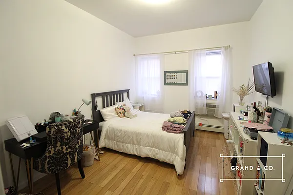 Rented by Grand & Co. | media 1