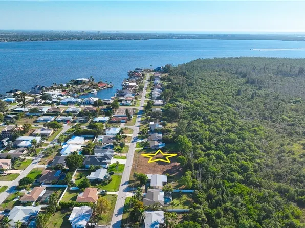 5842 SW 1st Ct, Cape Coral, FL 33914