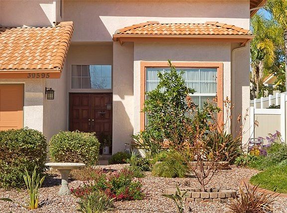 3rd image of 39595 Glenwood Ct