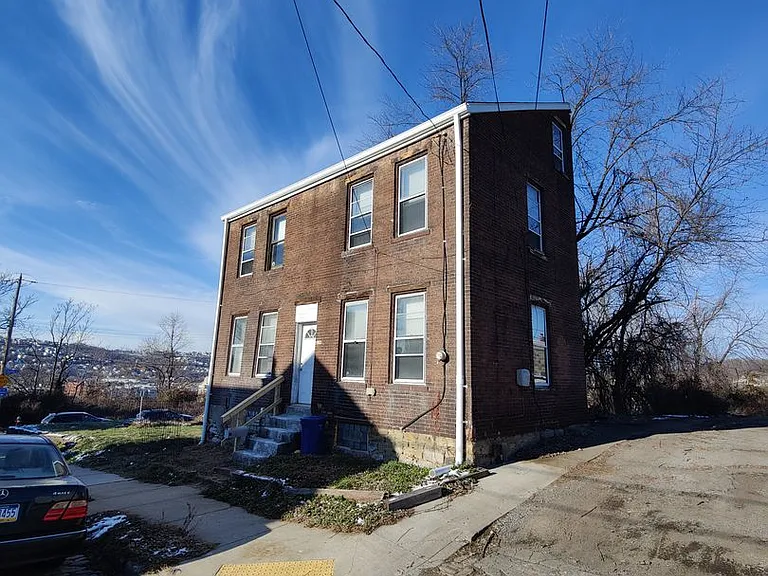 3139 Ward St — Photo 2