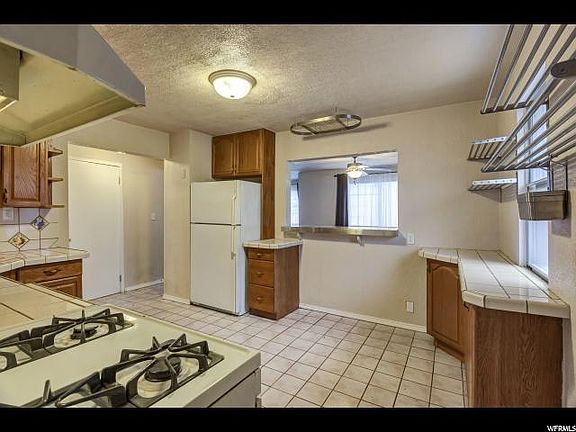 5th image of 590 E Leland Ave
