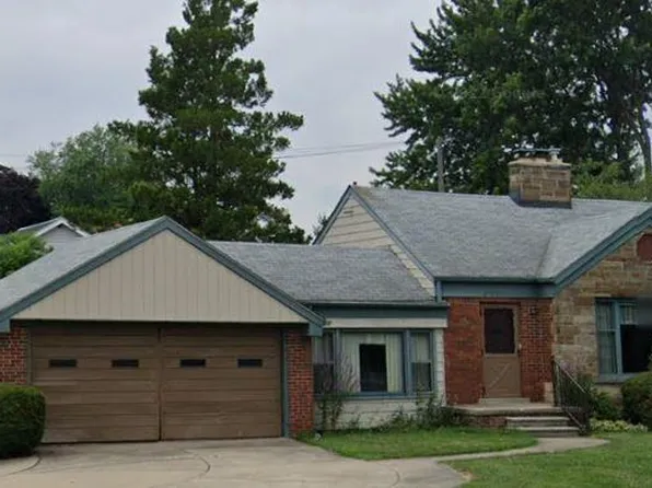 29401 Jefferson Ave, Saint Clair Shores, MI 48081