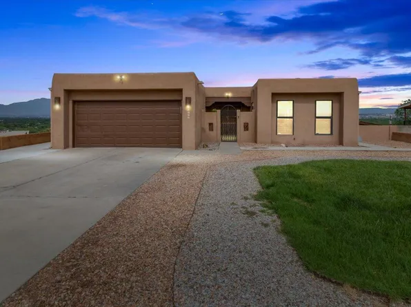 1100 Vista Grande Dr NW, Albuquerque, NM 87105