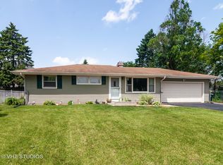 18 Bunker Hill Ave, South Elgin, IL 60177