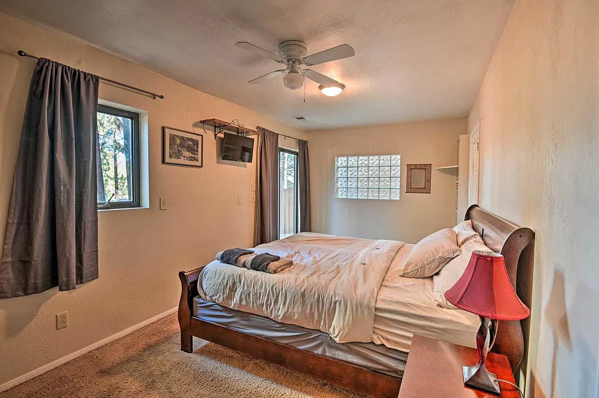 5 bed, 3.5 bath, 3700 sqft, $3,995 — Photo 3