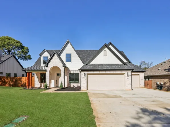 2622 Evinrude Dr, Grapevine, TX 76051