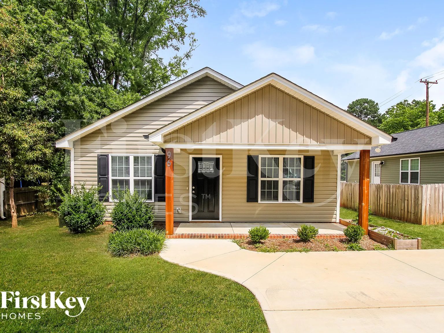 3 bed, 2.0 bath, 1173 sqft, $1,635 — Photo 1