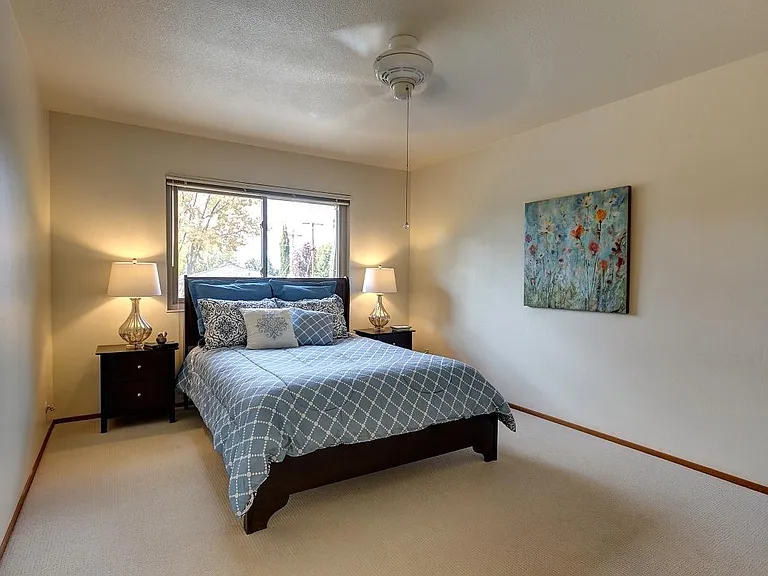 1462 Lillian St — Photo 24