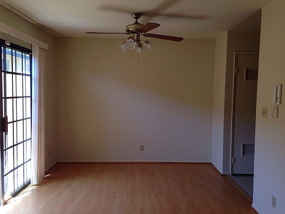 4th image of 472 S El Molino Ave APT 9