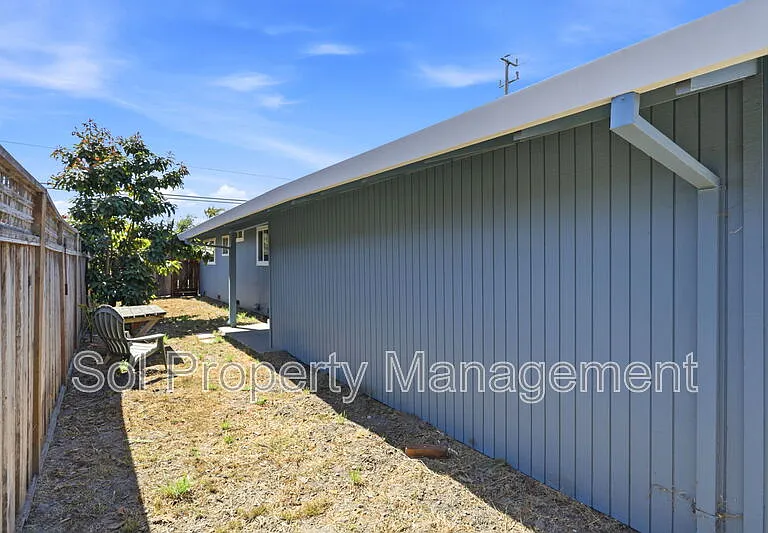 426 Swift St — Photo 23