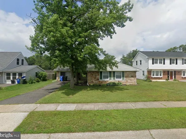 15 Hampton Ln, Willingboro, NJ 08046