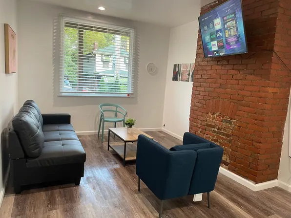 335 N Aiken Ave #1, Pittsburgh, PA 15206