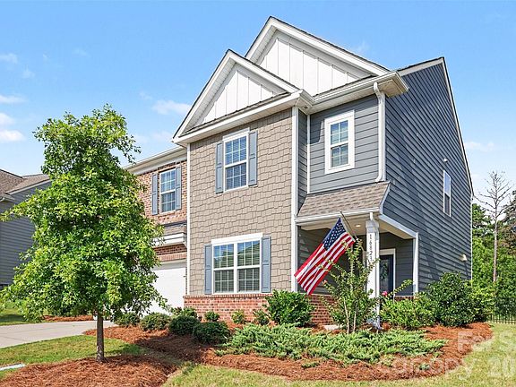 2nd image of 16823 Cozy Cove Rd