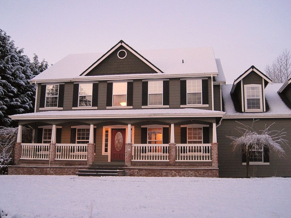 Front of House at morning snowfall