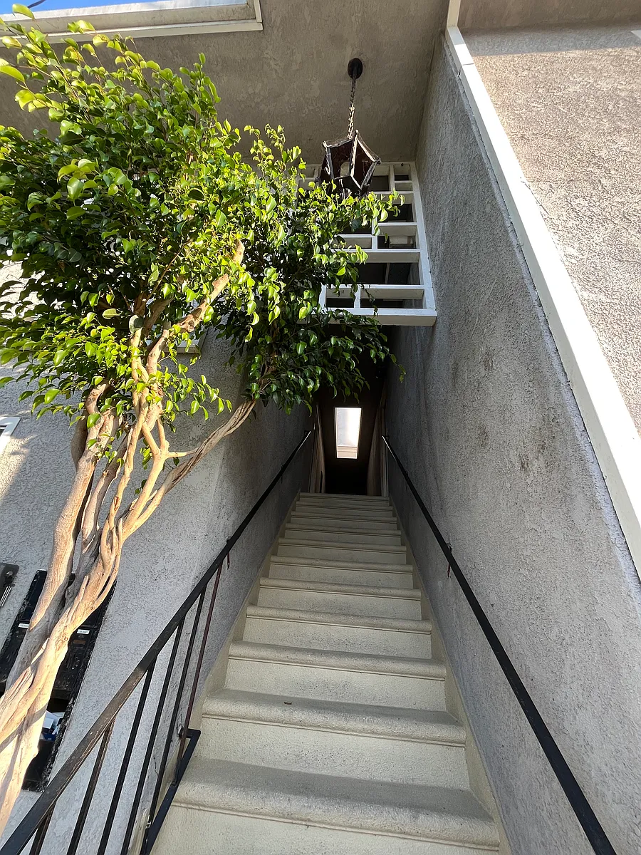 Building Photo - 834 Green St #4