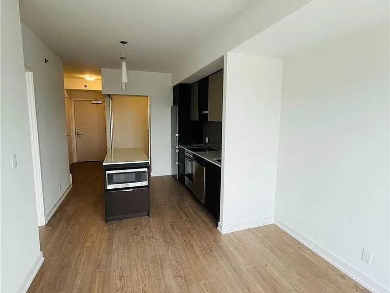203 College St #2305 — Photo 4