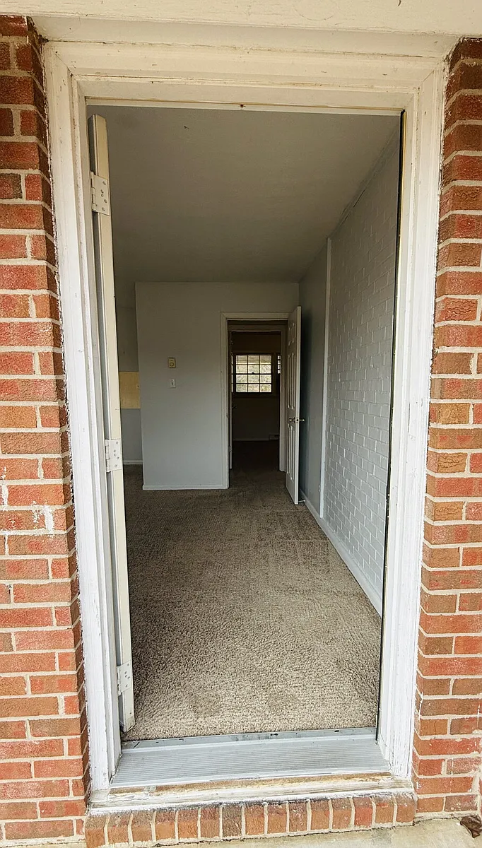 Building Photo - 1104 Ayton Pl #1