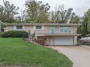 19 Virginia Hills Rd, Council Bluffs, IA 51503