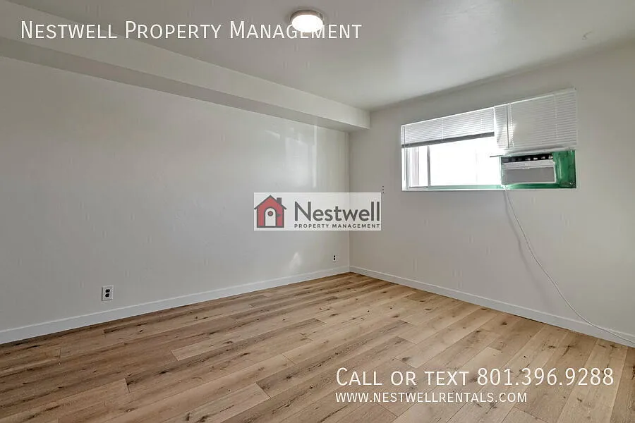 1881 W Lake Park Dr — Photo 2