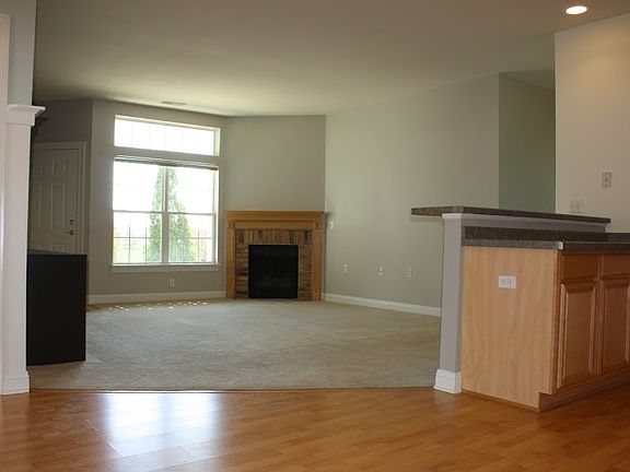 1104 Stratford_Living Room_07152014