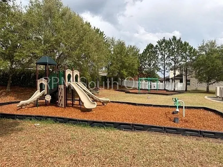 1070 Grand Hilltop Dr — Photo 22