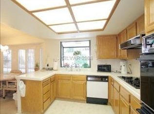 8613 Surtidor Dr, Las Vegas, NV 89117