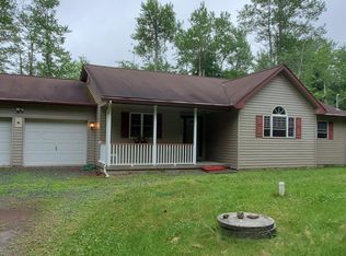2195 N Estates Dr, Pocono Summit, PA