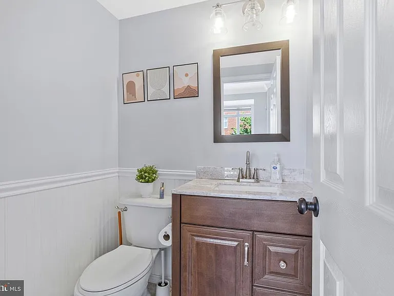 122 Lloyd St #211 — Photo 42