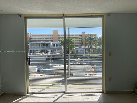 5th image of 3750 NE 169th St APT 210