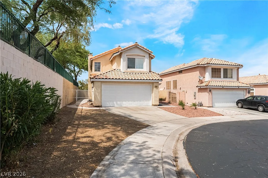 3 bed, 2.5 bath, 1635 sqft, $2,150 — Photo 3
