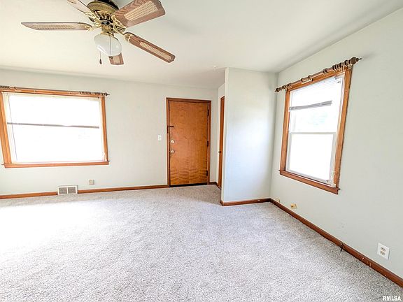 5th image of 4015 S Chalmers Ave