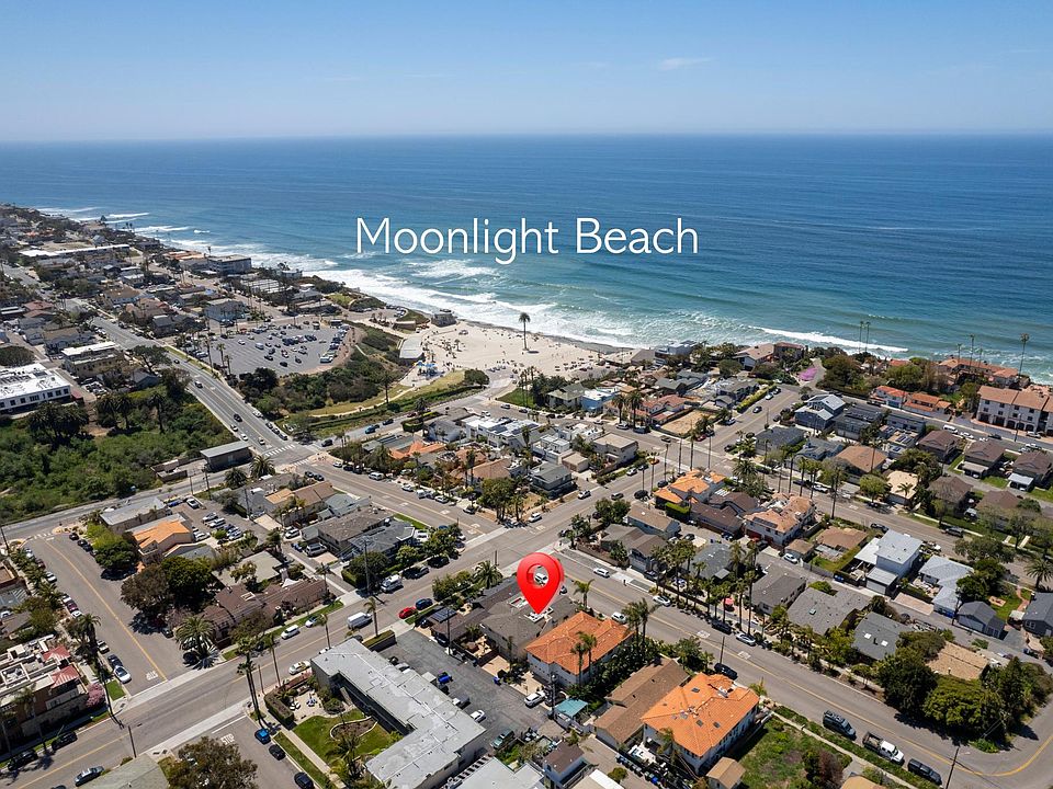 A block from the beach at Moonlight beach in Encinitas!
