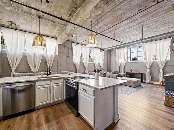 5th image of 321 W 7th St APT 103