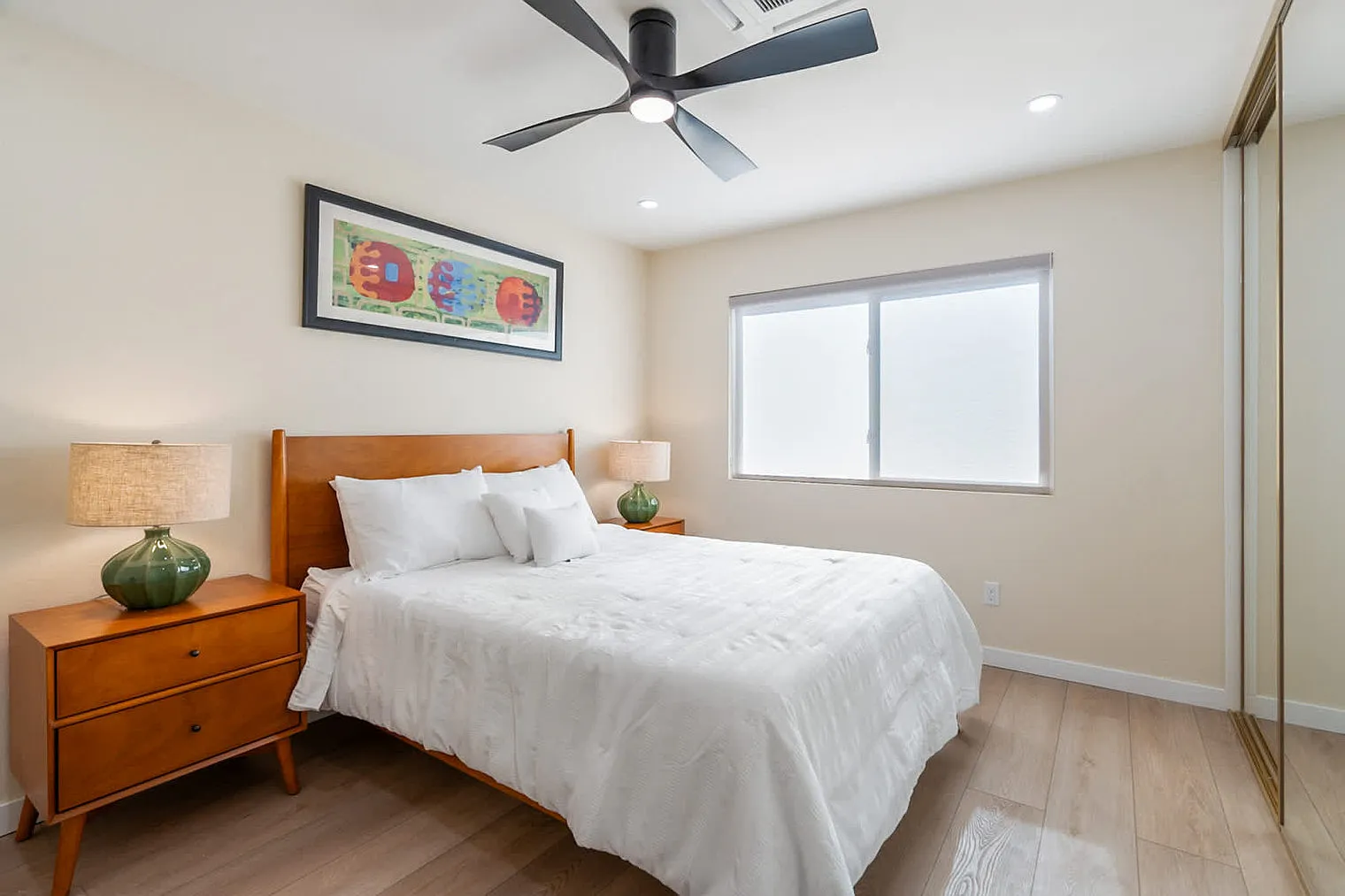 2 bed, 1.0 bath, 914 sqft, $5,460 — Photo 4