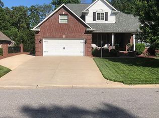 475 Ashcreek Rd, Paducah, KY 42001