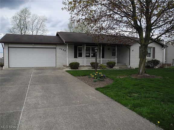 3rd image of 3798 Oakridge Dr