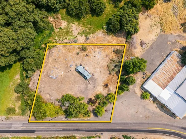 553 Weikel Rd, Yakima, WA 98908