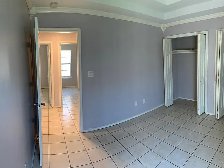 3708 W Sarah Evans — Photo 8