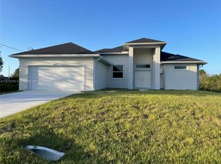 837 E Theodore Vail St E, Lehigh Acres, FL 33974