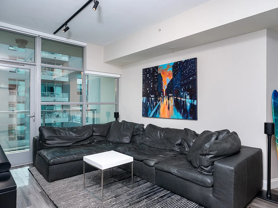 253 10th Ave #427
