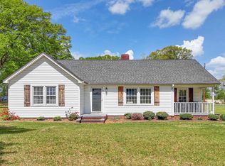 912 Dillon St, Chesnee, SC 29323