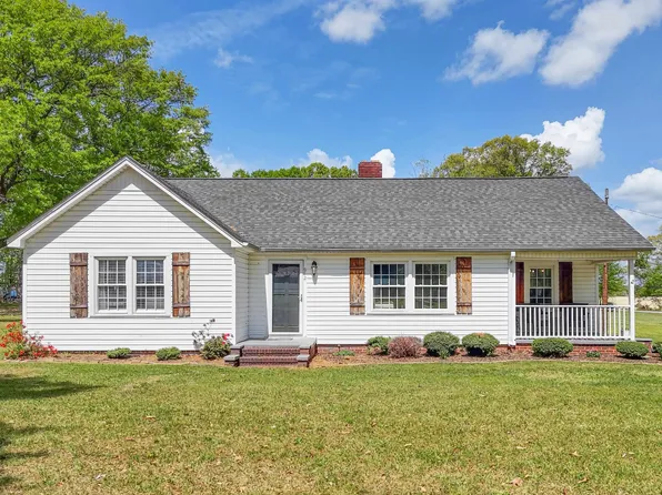 912 Dillon St, Chesnee, SC 29323