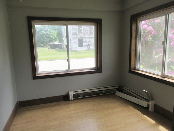 2nd image of 230 S Dean St
