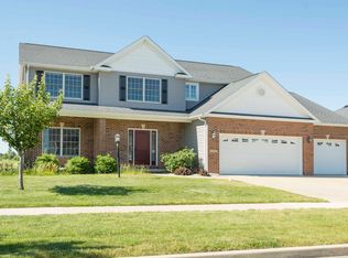 5111 Stonebridge Dr, Champaign, IL