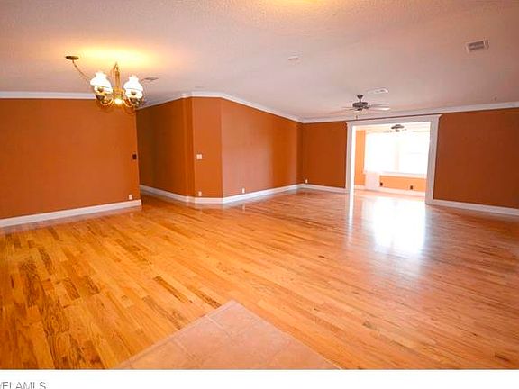 5th image of 4907 Flamingo Dr