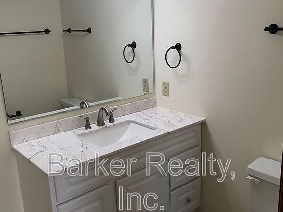 4th image of 4705 Fargo Ct APT B