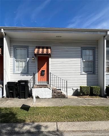 1st image of 1033 Austerlitz St