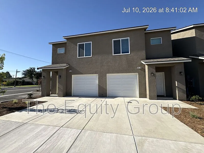 3 bed, 2.5 bath, $1,950 — Photo 2