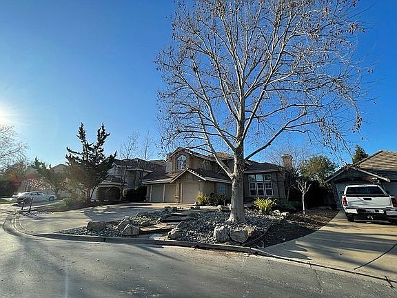 2nd image of 562 Trebbiano Pl