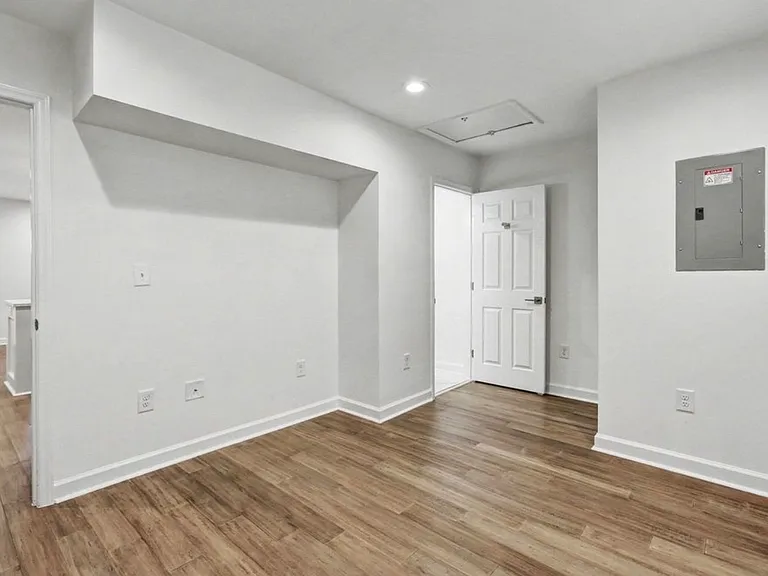 1309 Hudson Ave #A3 — Photo 8